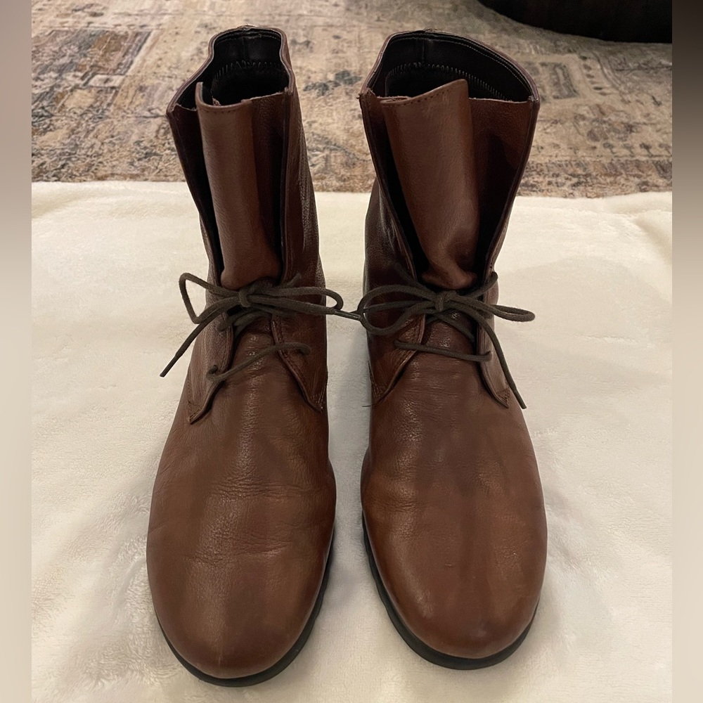 The Flexx women’s boot size 9.5